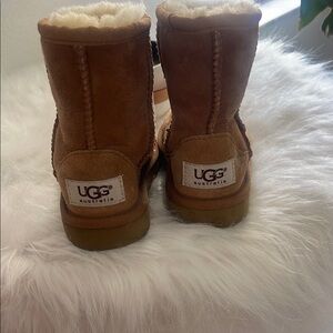 Toddler / UGG Tan Ankle Boots with Suede and Sheepskin Lining